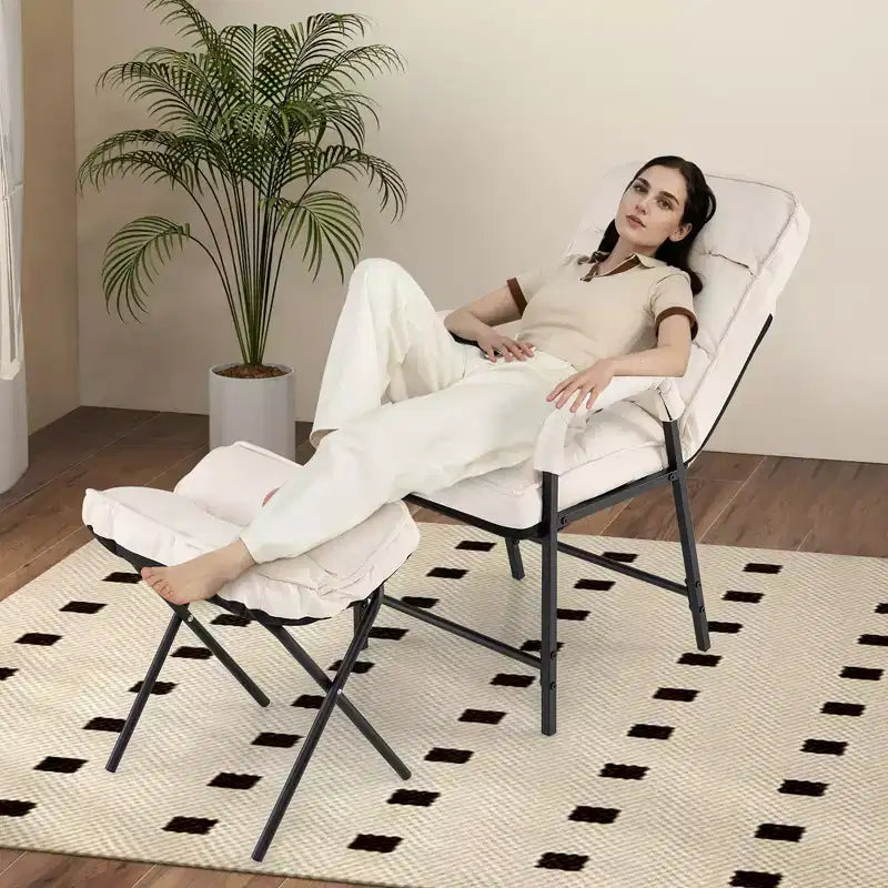 Poltrona moderna con pouf Poltrona in tessuto di lino con schienale regolabile