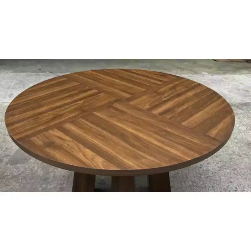 Phoebe Round Dining Table with Curved Legs for Dining Room